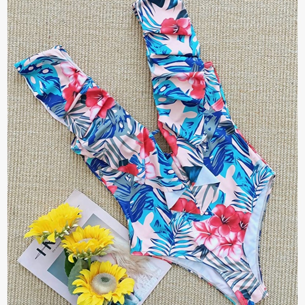 Swimsuit - Picture 3 of 6
